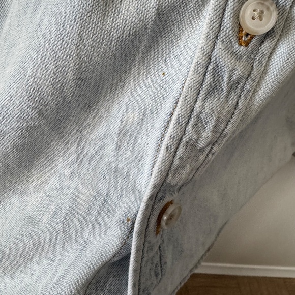 Aritzia Denim Forum The 80s Comfy Denim Shirt Blue Button Down Shirt Sz Medium - Picture 4 of 9